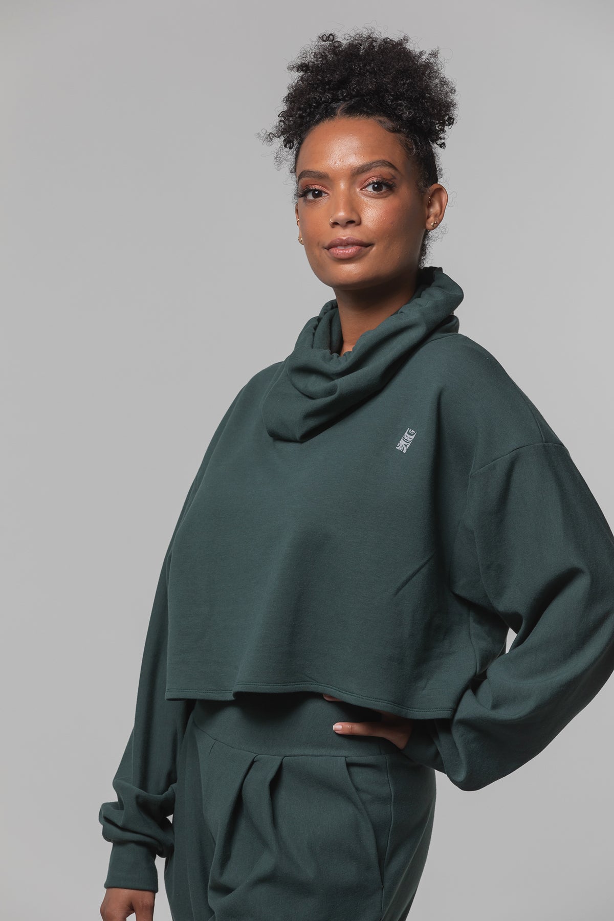 Chloe Angus Design Cropped Gaiter Sweatshirt in Pine
